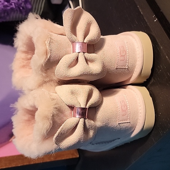 UGG Mini Bailey Bow Starry Lite Boots - Picture 3 of 7